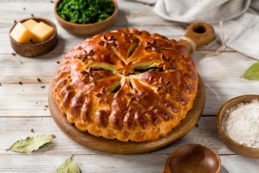 Пирог С индейкой, зеленью и сыром Пирог С индейкой, зеленью и сыром
